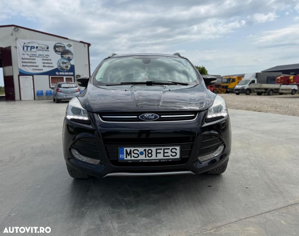 Ford Kuga 2.0 TDCi Powershift 4WD Titanium - 3