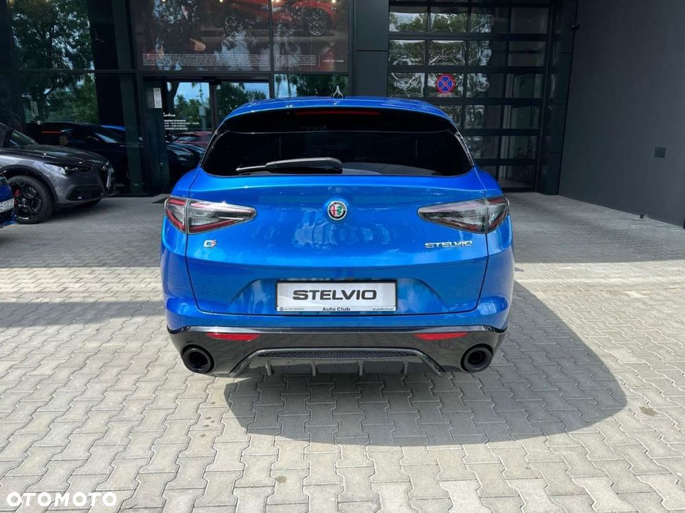 Alfa Romeo Stelvio - 8
