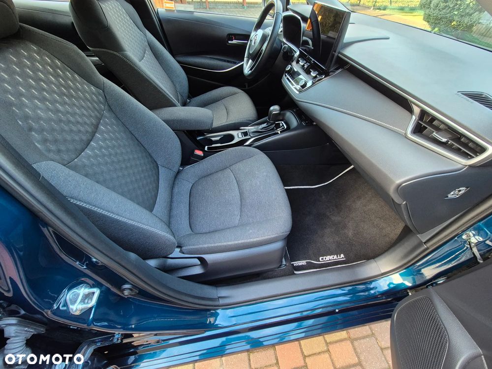 Toyota Corolla 1.8 Hybrid Executive - 27