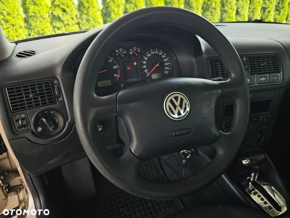 Volkswagen Golf - 12