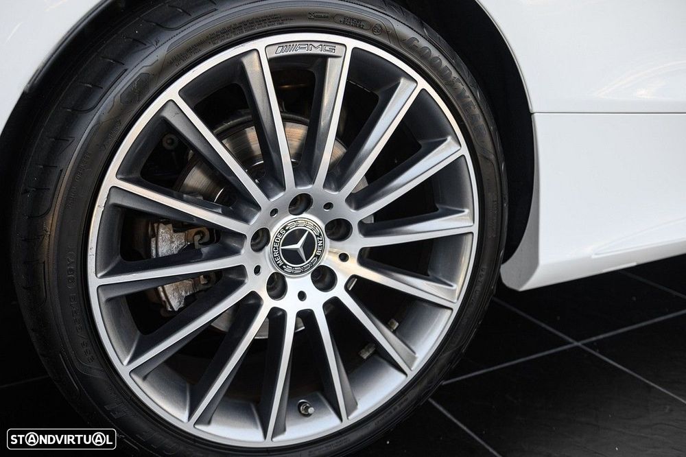 Mercedes-Benz C 220 d Coupe 4Matic 9G-TRONIC AMG Line - 27