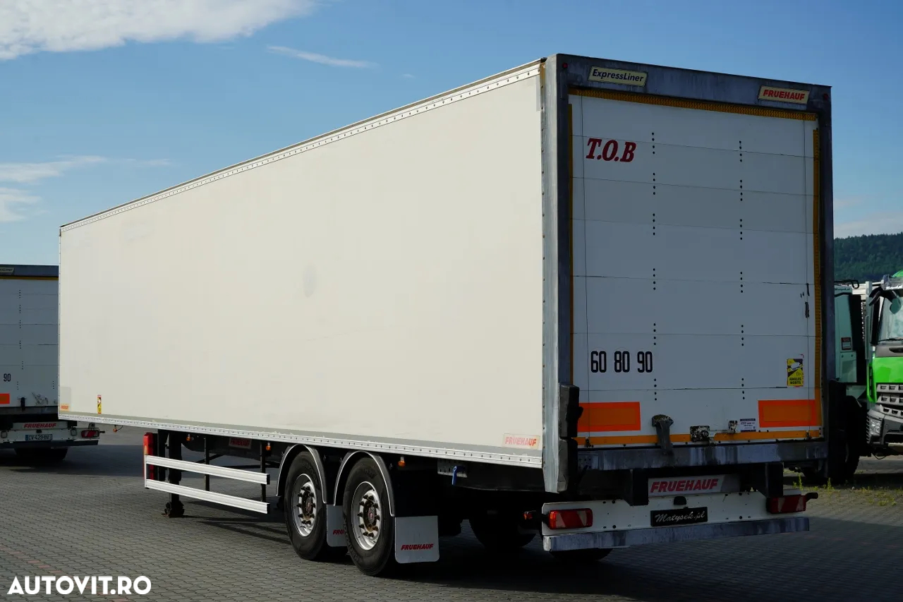 Fruehauf CONTAINER / KOFFER / AXE SAF / 2 AXE / OBLOANE RULANTE / PODEA RESISTENTĂ: ȘINĂ DIN SCADENĂ - 4