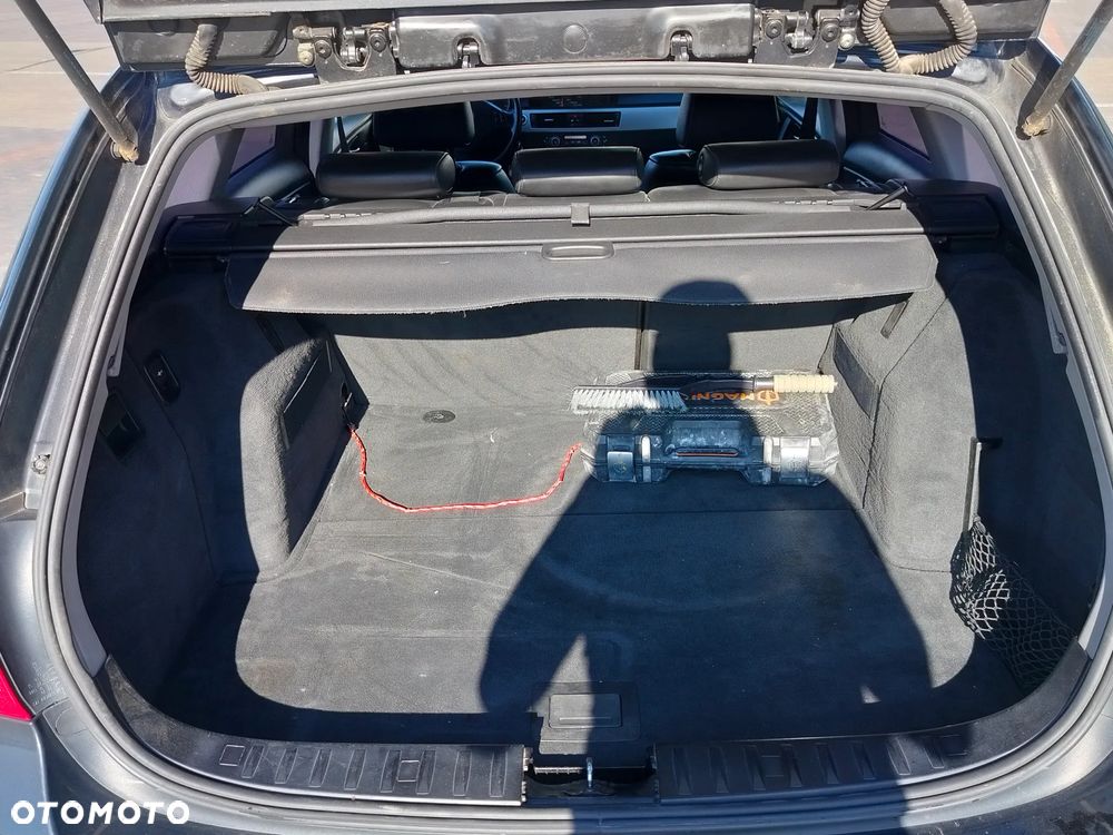 BMW Seria 3 318d DPF - 13