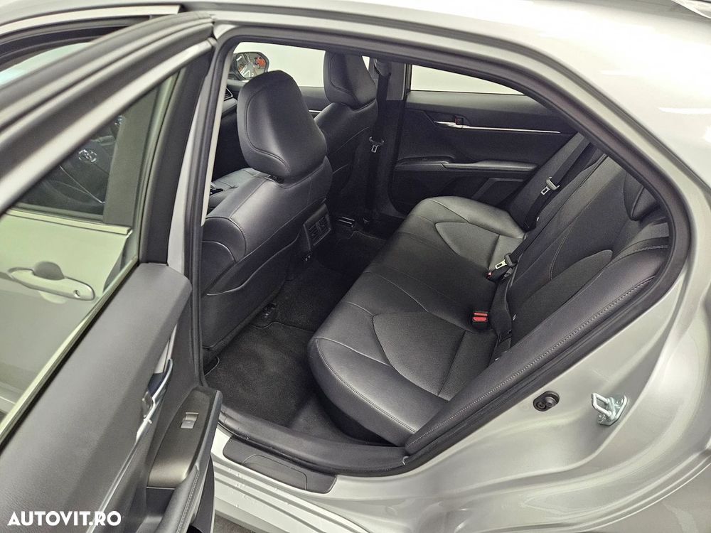 Toyota Camry 2.5 Hybrid Business - 8