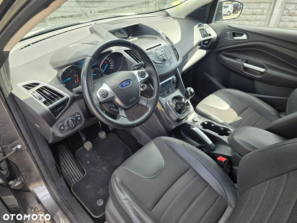 Ford Kuga 2.0 TDCi 2x4 Titanium - 19