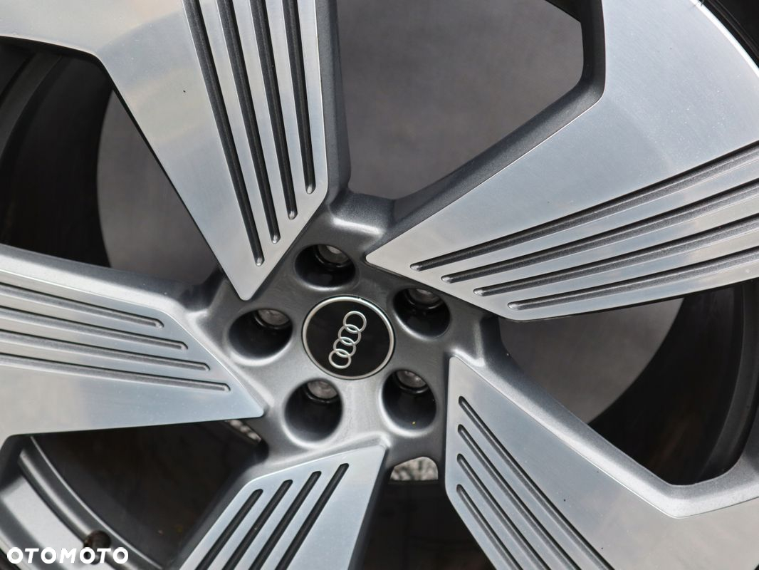 Koła Felgi Audi Q7 E-TRON OE 4KE 601025F 9.5 21 Cali Super Stan - 2