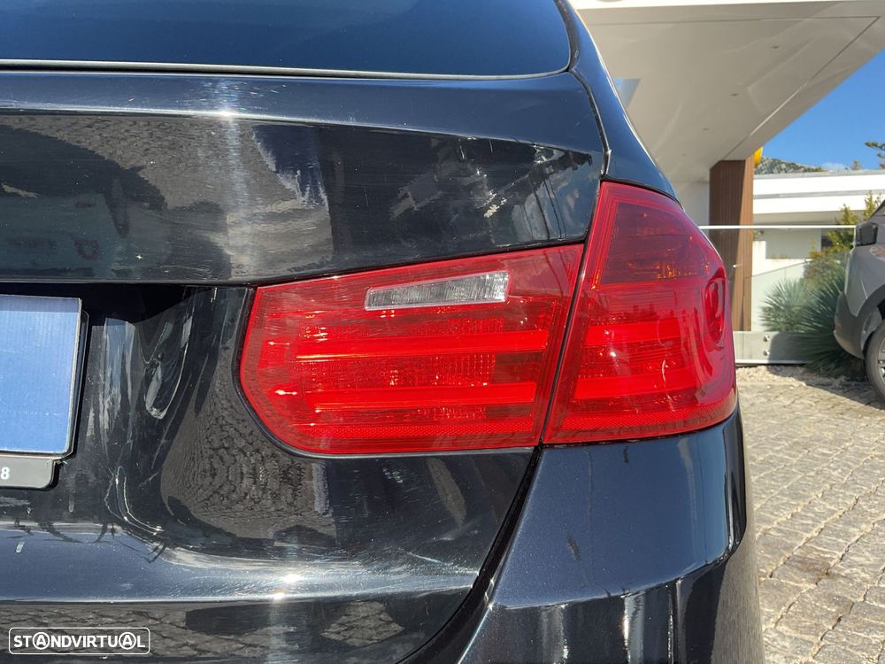 BMW 318 d Touring Line Sport - 16