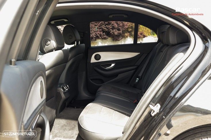 Mercedes-Benz E 300 de AMG Line - 21