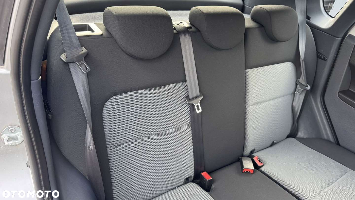 Mitsubishi Colt - 27