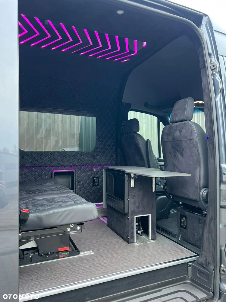 Mercedes-Benz Sprinter - 21