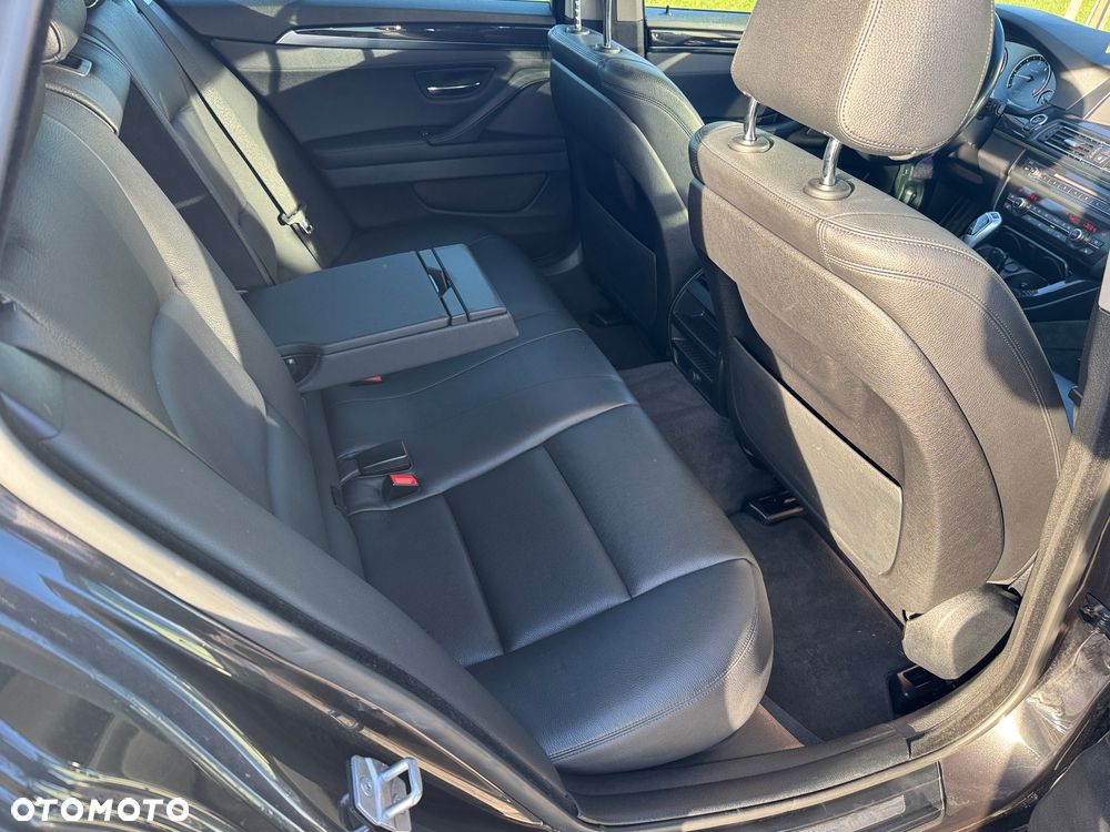 BMW Seria 5 520d xDrive Luxury Line - 28