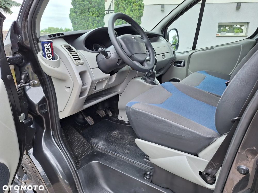 Renault Trafic FAP Grand Passenger Black Edition - 23