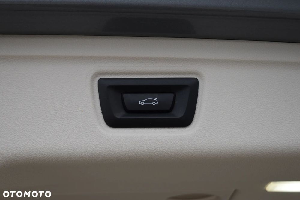BMW Seria 3 320d xDrive Sport Line Shadow - 32