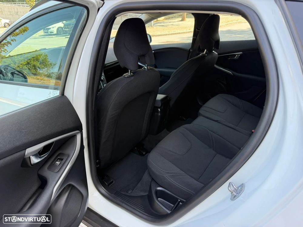 Volvo V40 Cross Country 2.0 D2 Summum - 6