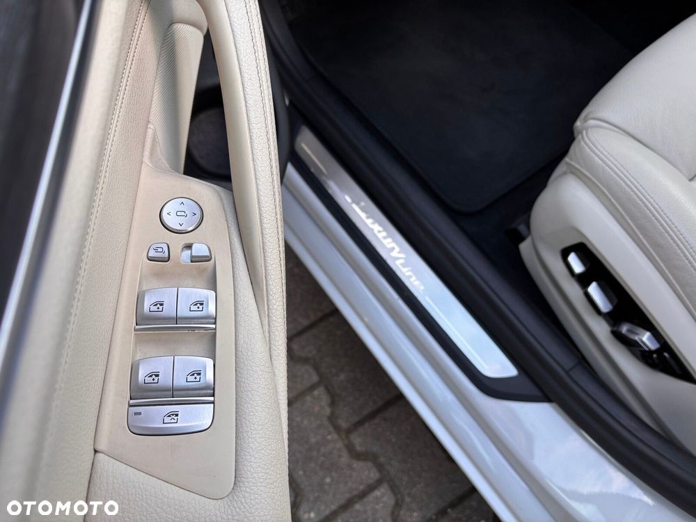 BMW Seria 5 518d Luxury Line - 19