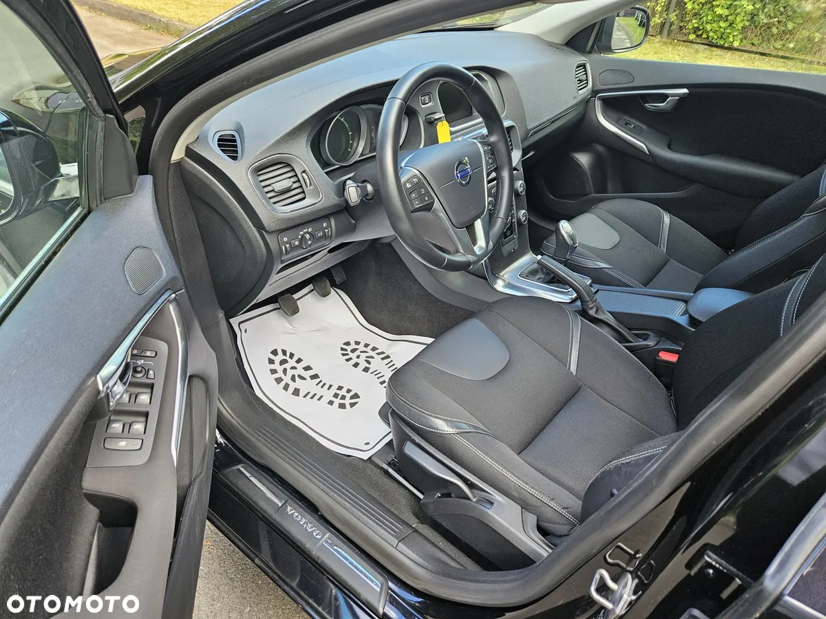 Volvo V40 D2 Momentum - 13