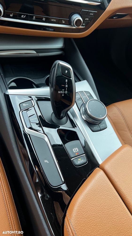 BMW Seria 5 520d AT - 8
