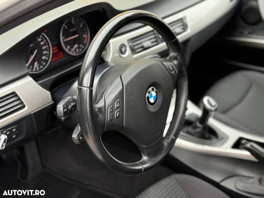 BMW Seria 3 316d - 13