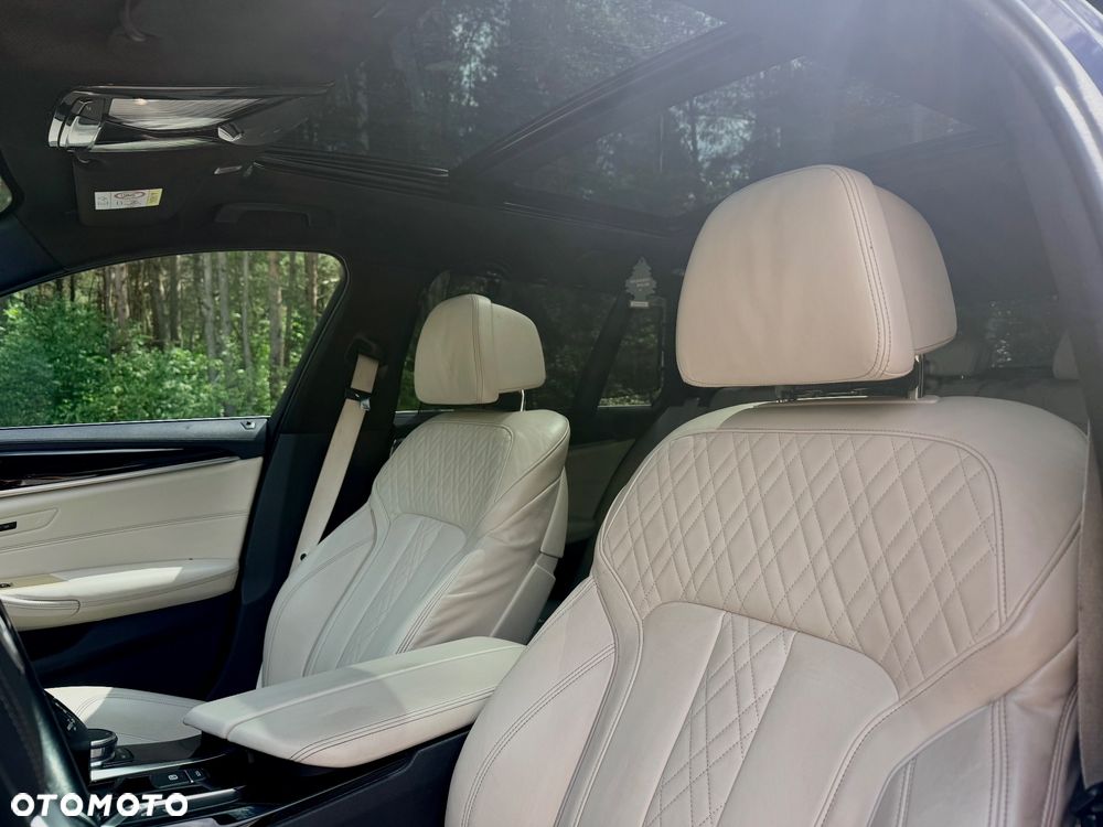 BMW Seria 5 520d xDrive Luxury Line sport - 27