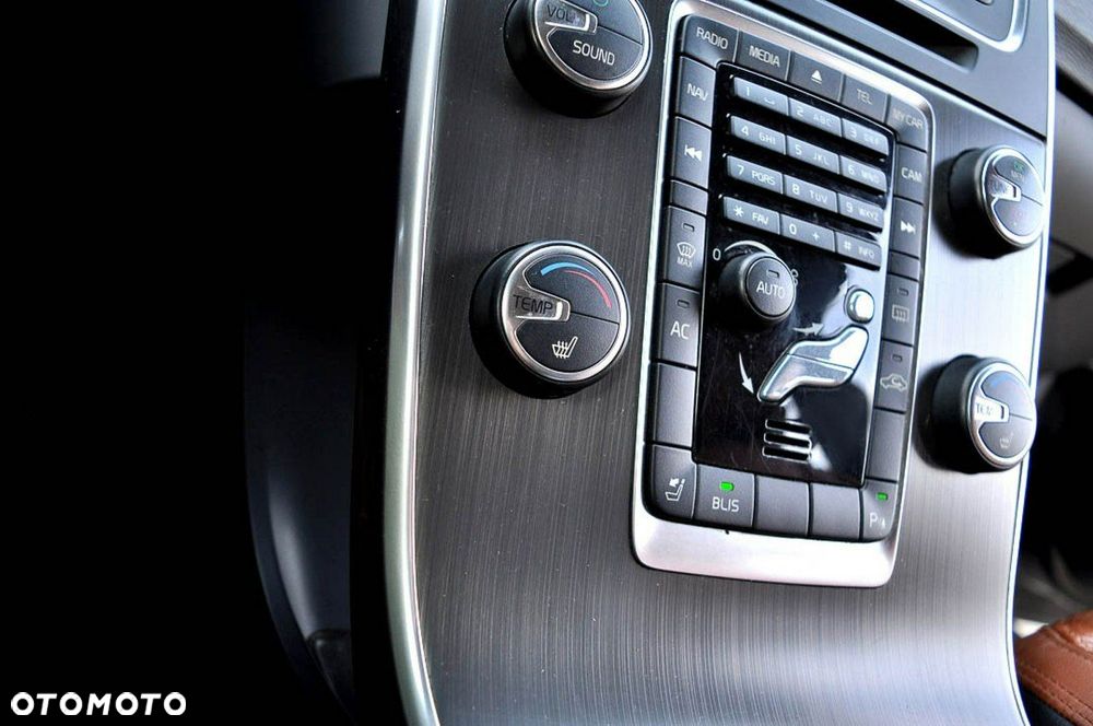 Volvo V60 D3 Momentum - 19