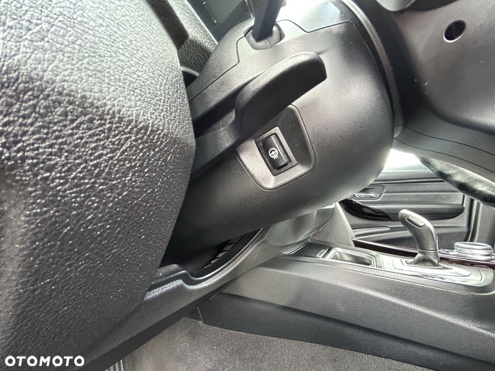 BMW Seria 3 335i xDrive Edition Sport - 14