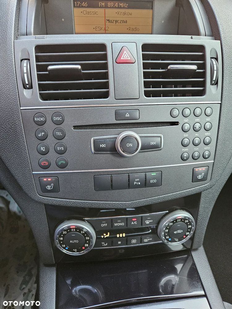 Mercedes-Benz Klasa C 180 CGI BlueEFFICIENCY SPORT EDITION - 16