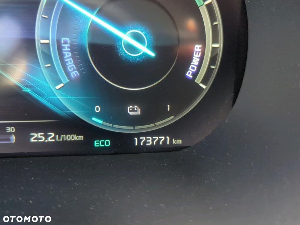 Kia Ceed - 10