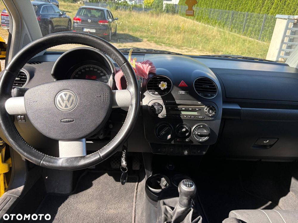 Volkswagen New Beetle - 12