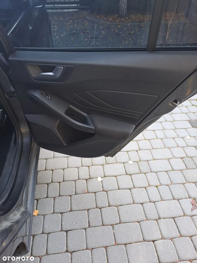 Ford Focus 1.5 EcoBlue Connected - 24