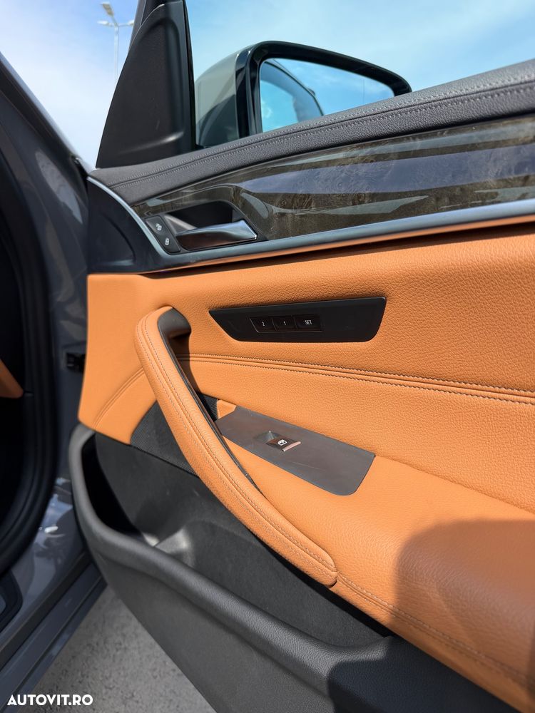 BMW Seria 5 530i Aut. Luxury Line - 23