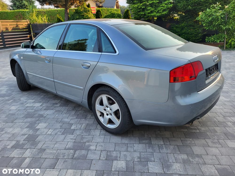 Audi A4 Limousine - 3
