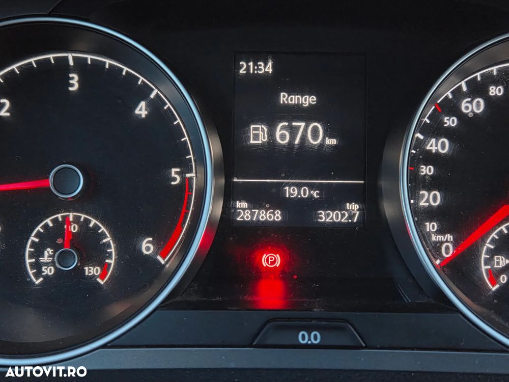 Volkswagen Golf 1.6 TDI BlueMotion Trendline - 6