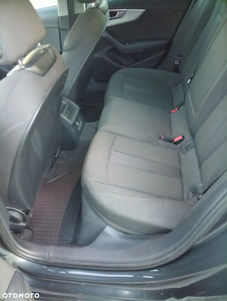 Audi A4 Avant 30 TDI S tronic - 6