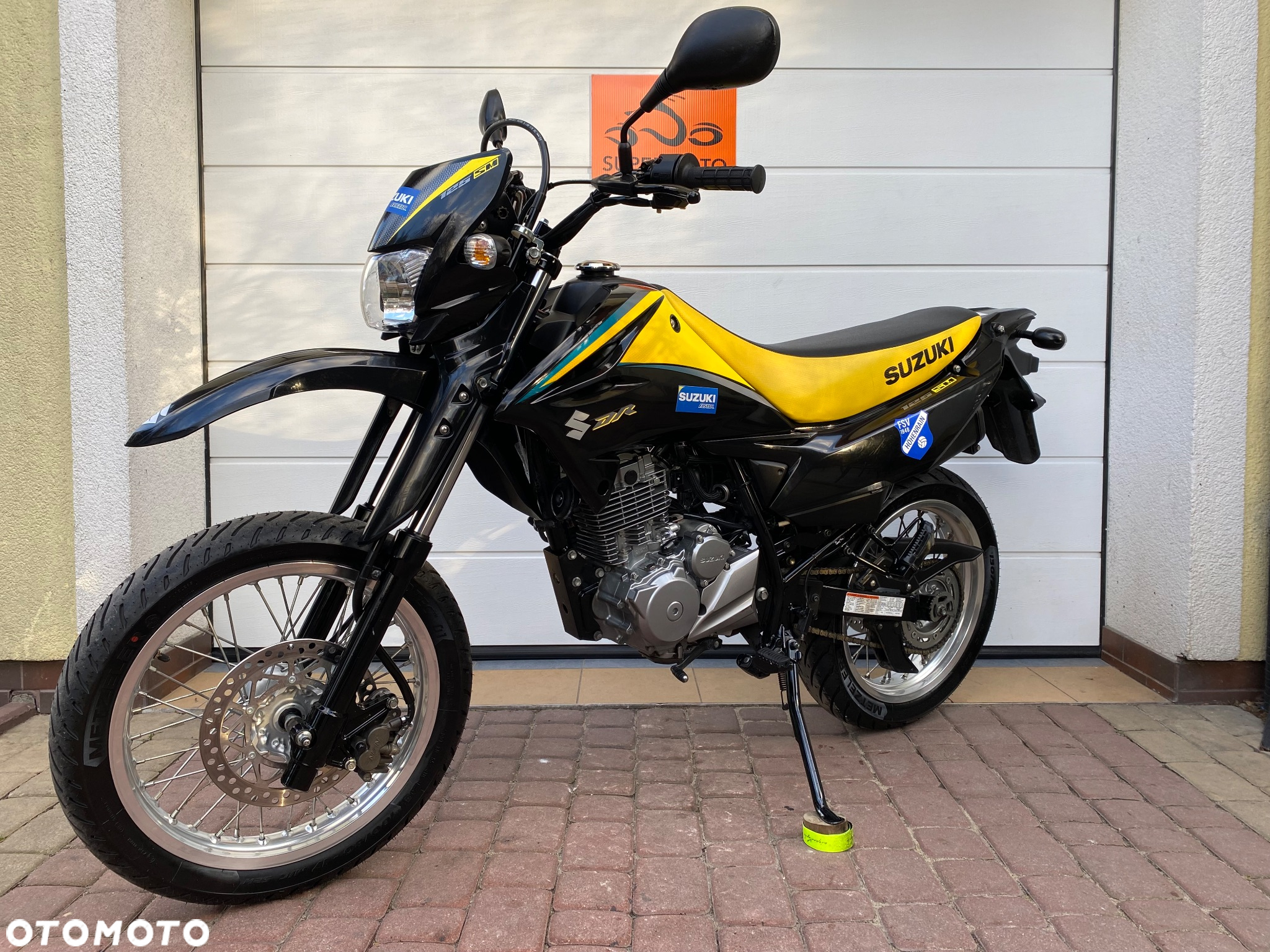 Suzuki DR