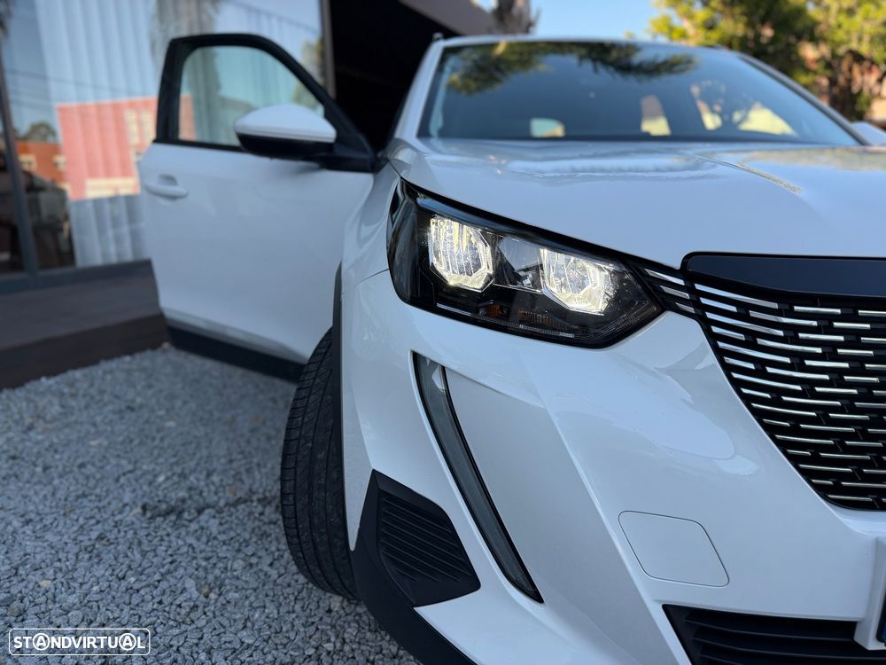 Peugeot 2008 1.2 PureTech Allure - 11