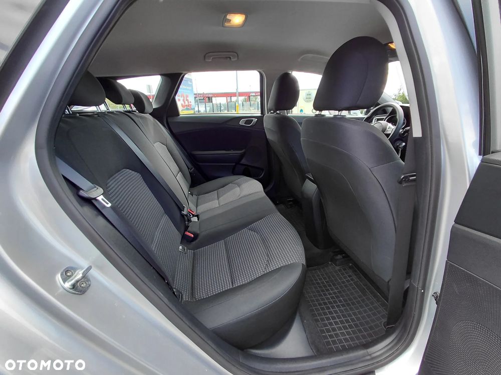 Kia Ceed 1.6 CRDi mHEV S - 22