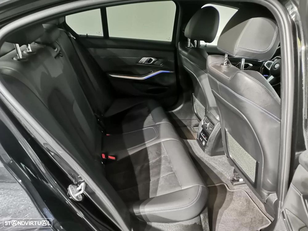 BMW 320 d Pack M Auto - 11