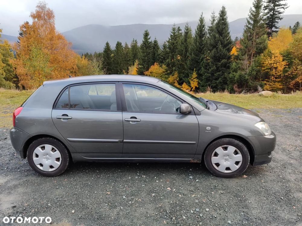 Toyota Corolla - 2