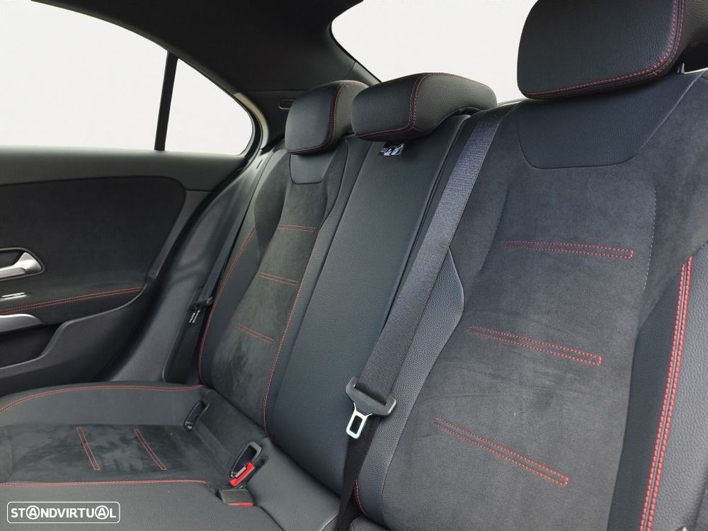 Mercedes-Benz A 250 — fotografia 14
