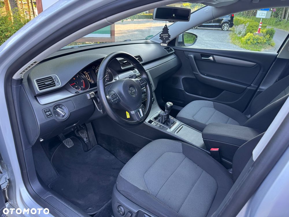 Volkswagen Passat 2.0 TDI Sportline - 16