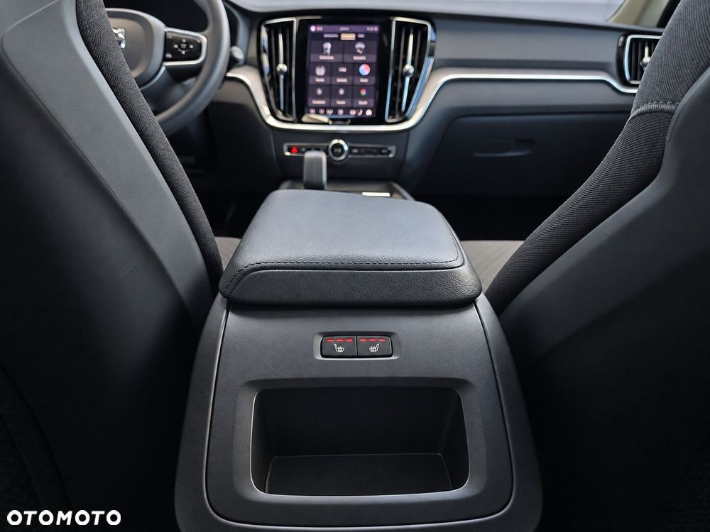 Volvo V60 B3 B Momentum Core - 26