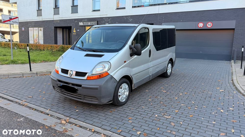 Renault Trafic 2005 photo 2