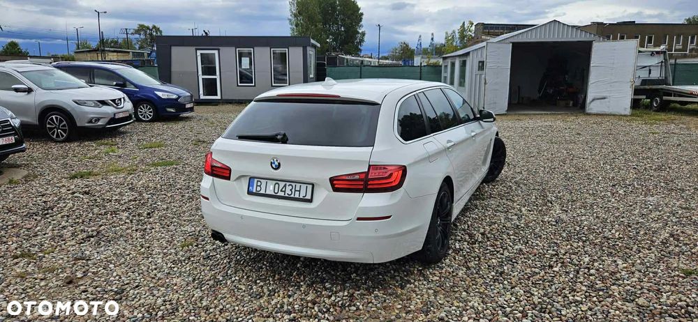 BMW Seria 5 520d xDrive Touring - 2