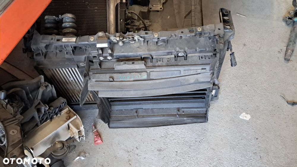 PAS PRZEDNI CHŁODNICE BELKA PEUGEOT 208 II 1.2 THP - 2