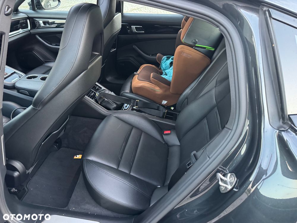 Porsche Panamera - 16