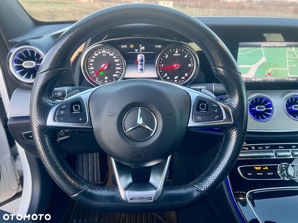 Mercedes-Benz Klasa E - 32
