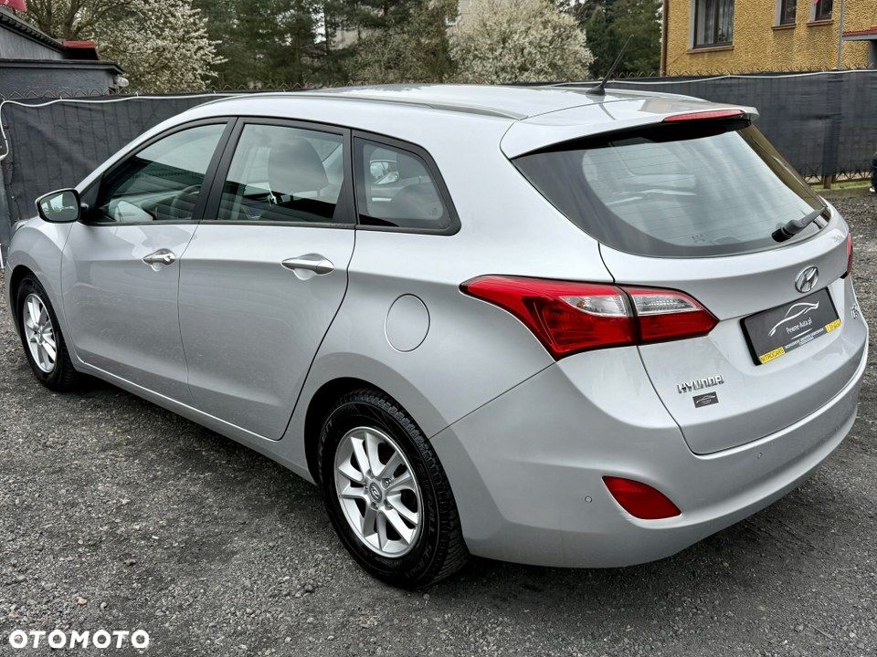 Hyundai i30 blue Kombi 1.6 GDi Passion - 8