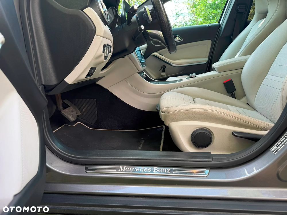 Mercedes-Benz GLA 220 d 4-Matic AMG Line - 22