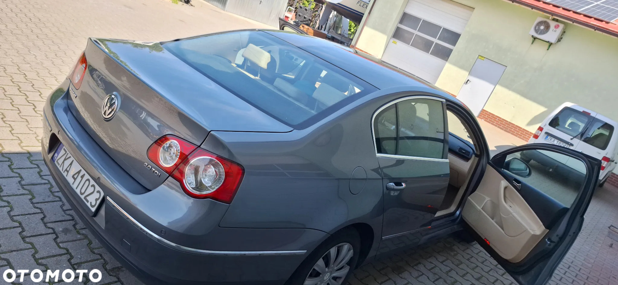 Volkswagen Passat 2.0 TDI DPF Highline - 6