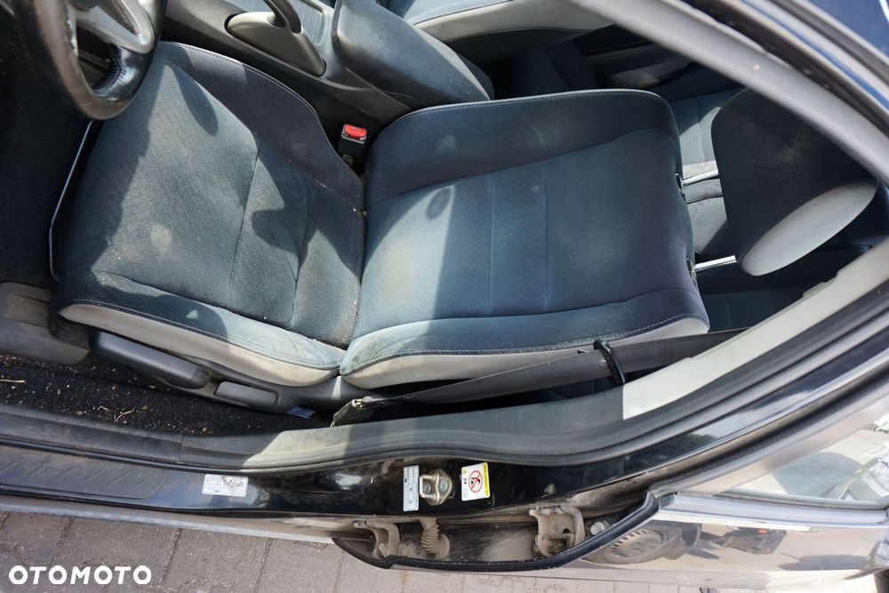 HONDA CIVIC VIII 5D HB 2006 B92P 1.4 16V L13A7 83KM SPLM CZARNY na części - 11
